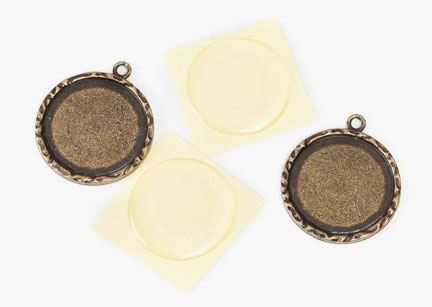 Signed, Sealed, Remembered Frame Charms - Round Antique Brass 30mm